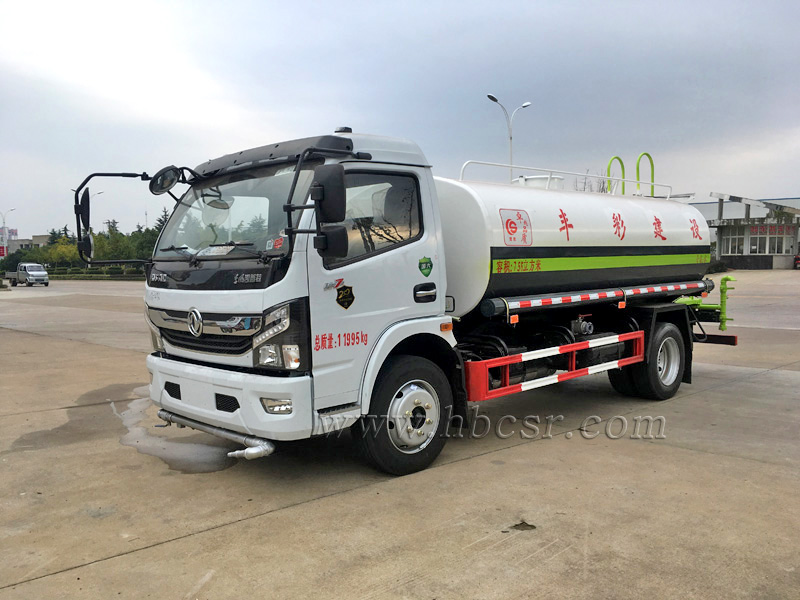 东风多利卡10吨洒水车