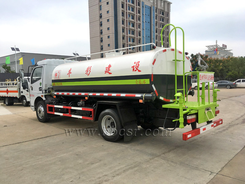 东风多利卡10吨洒水车