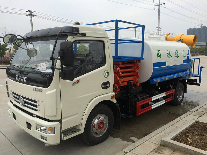 东风大多利卡10方喷雾打药洒水车