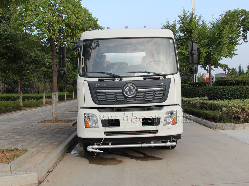 东风天锦14方洒水车