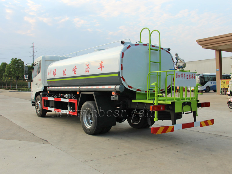 东风天锦14方洒水车