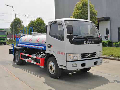 东风2吨蓝牌洒水车（选装雾炮）