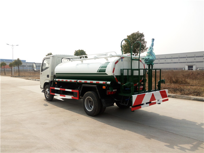 东风2吨蓝牌洒水车（选装雾炮）