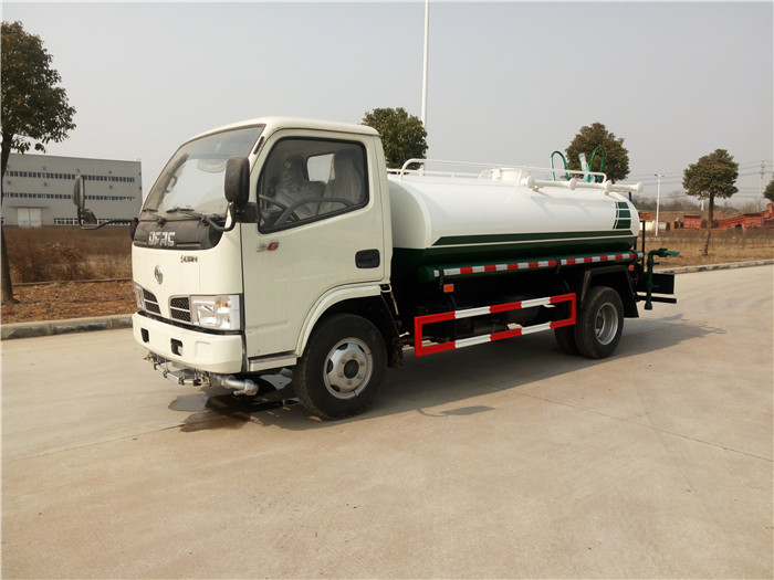 东风2吨蓝牌洒水车（选装雾炮）
