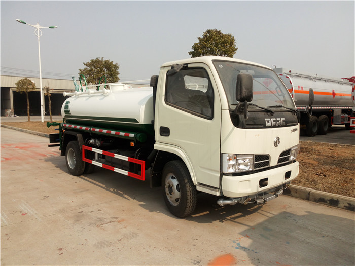 东风2吨蓝牌洒水车（选装雾炮）