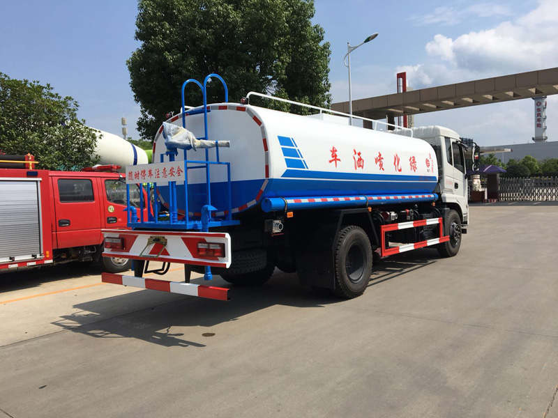 东风专底14吨洒水车