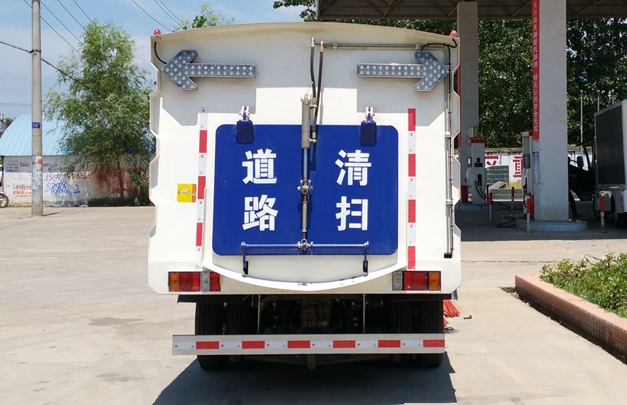 庆铃五十铃扫路车