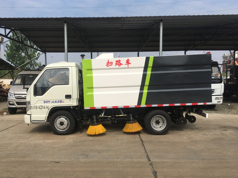 福田时代小卡扫路车