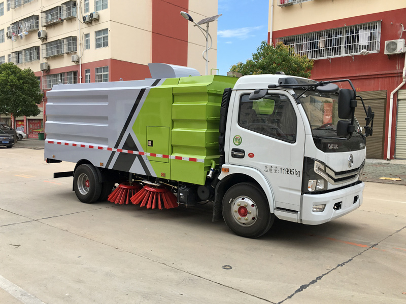 东风大多利卡扫路车