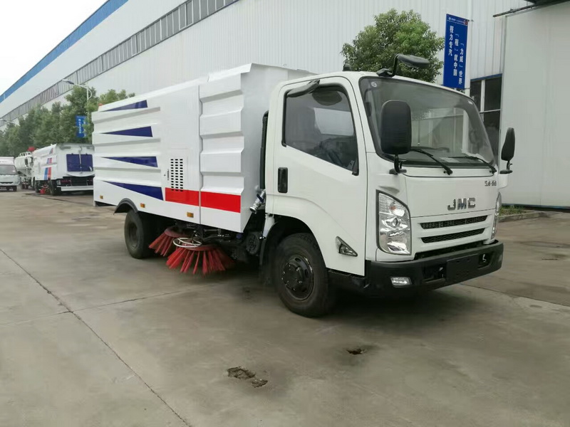 江铃扫路车
