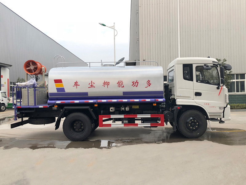 东风专底12方喷雾抑尘车