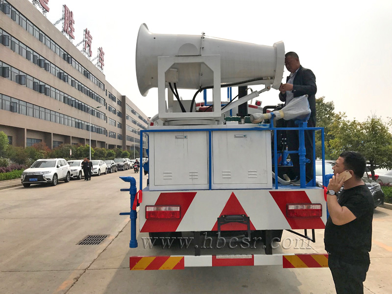 东风D9雾炮洒水车12方