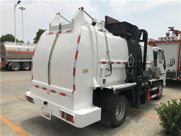 庆铃五十铃6方餐厨垃圾车，泔水车