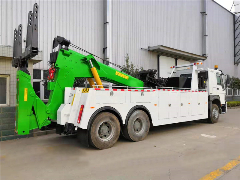 重汽豪沃后双桥一拖一道路救援车