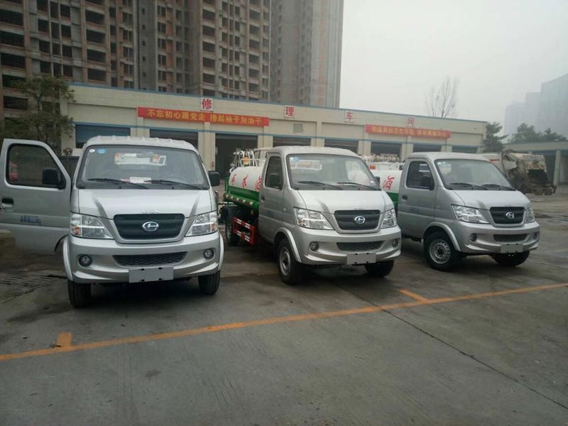 昌河2.5吨打药车_带绿化打药卷盘