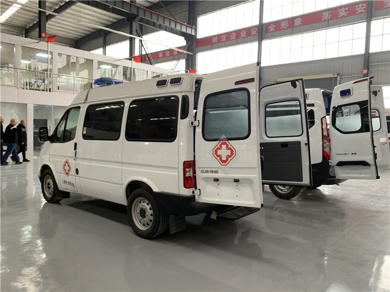 江铃特顺救护车