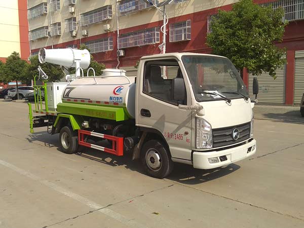 凯马2方蓝牌洒水车（选装雾炮）