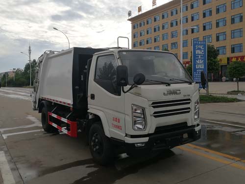 江铃6方压缩式垃圾车